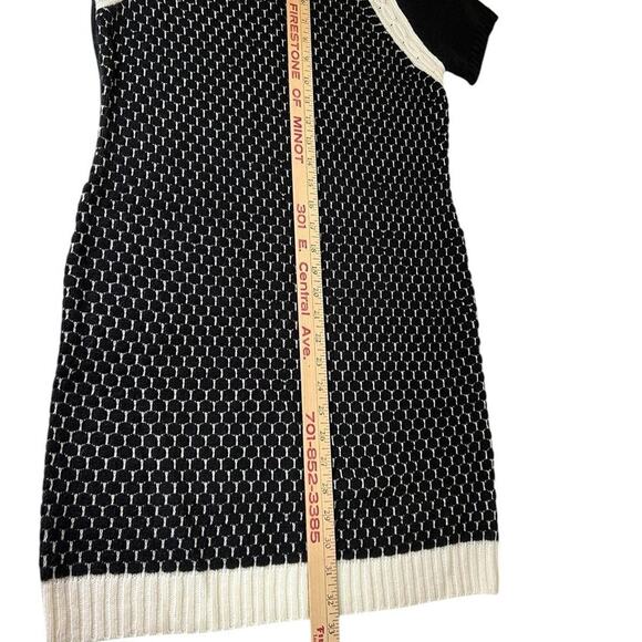 Made for Me to Look Amazing, women's XL sweater dress with detachable belt - Picture 6 of 7